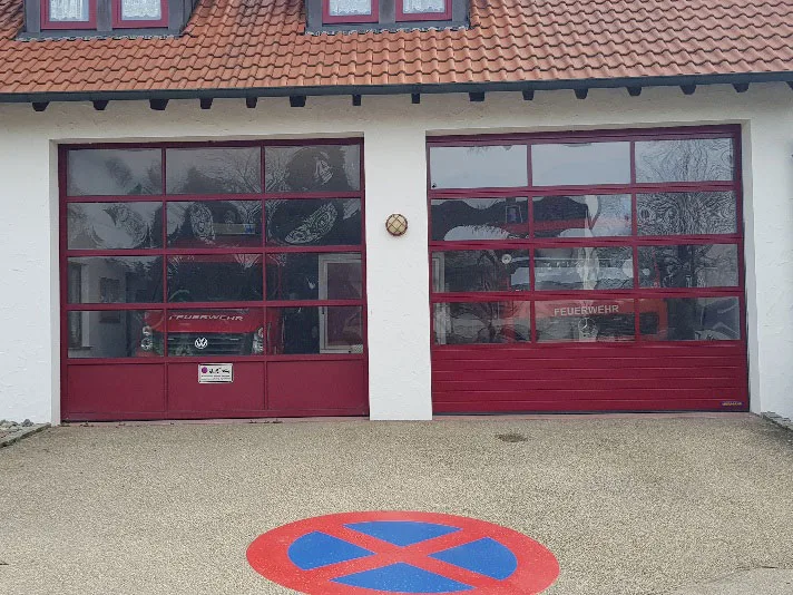 Sektionaltor in Industriehalle